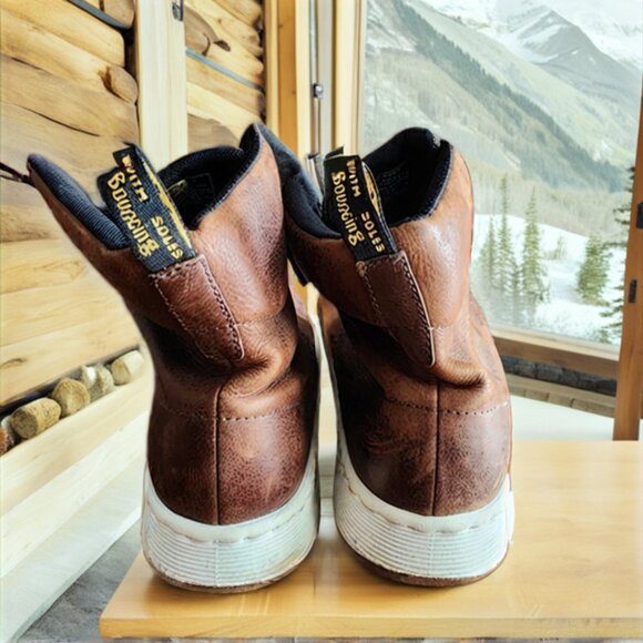 Looking for a pair of boots that blend rugged durability with all-day comfort? main image 7